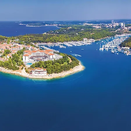 Gorgeous Home In Pula With Wifi Pula