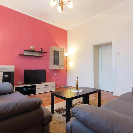 Gorgeous Home In Pula With Wifi