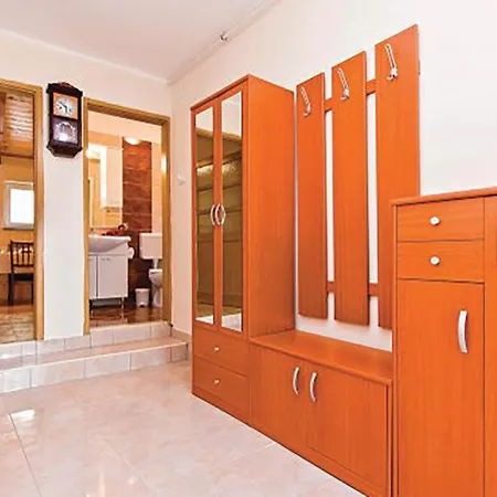 Gorgeous Home In Pula With Wifi Pula