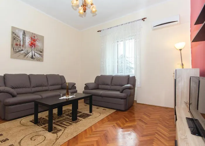 Gorgeous Home In Pula With Wifi