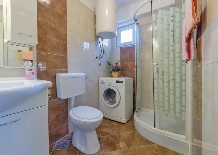 Gorgeous Home In Pula With Wifi *