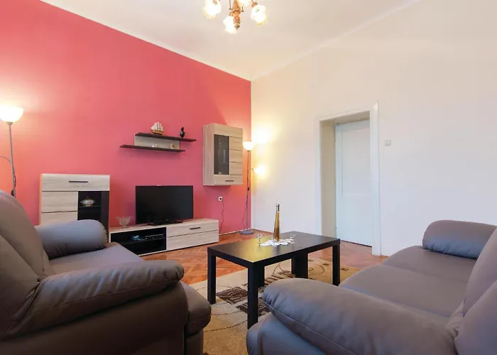 Gorgeous Home In Pula With Wifi