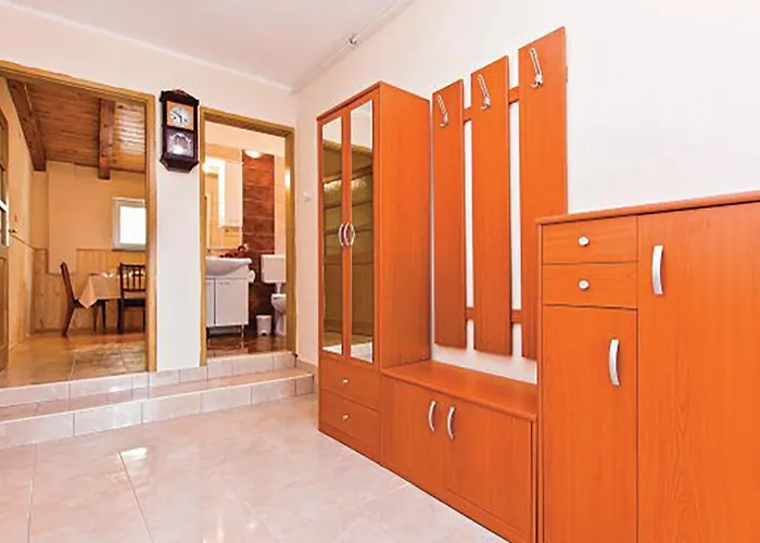 Gorgeous Home In Pula With Wifi Pula