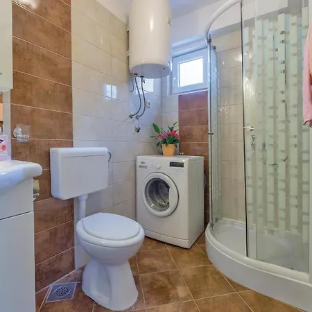 Stunning Home In Pula With Wifi *